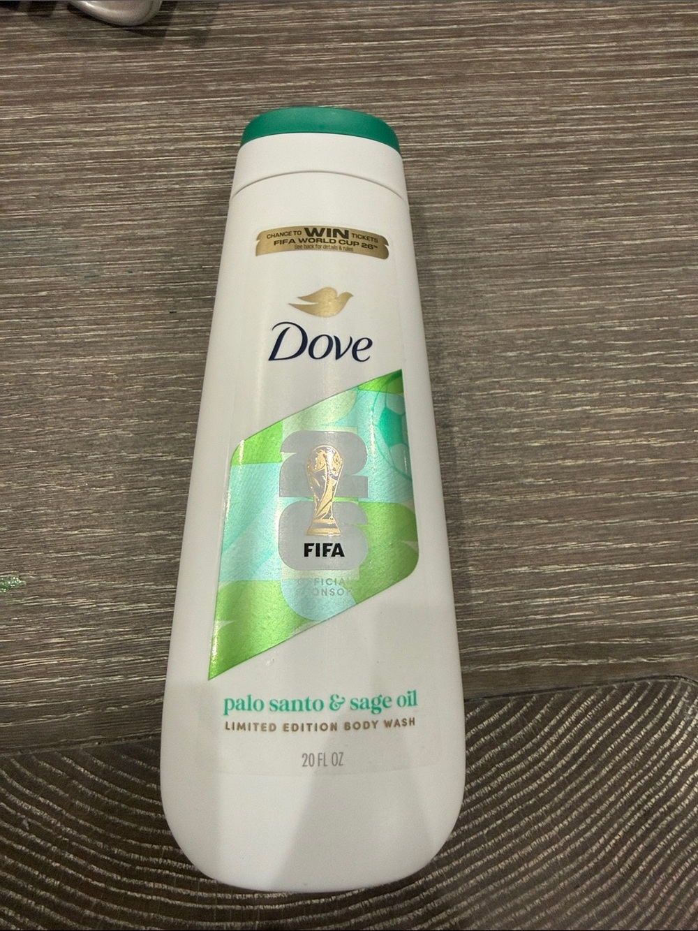NWT Dove FIFA Palo Santo & Sage Oil Body Wash